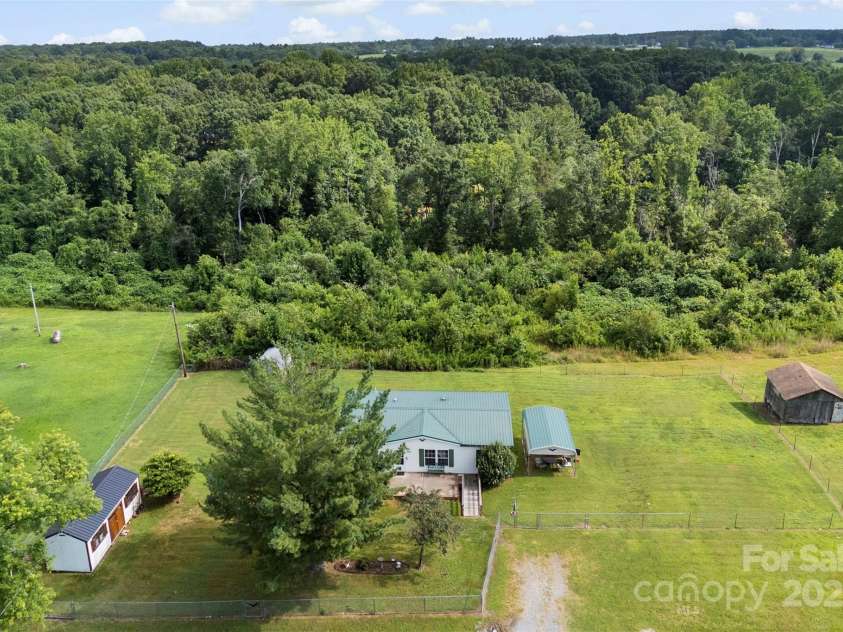 223 Green Meadows Drive, Kings Mountain, NC 28086.  MLS# CAR4275918, YatesRealty ID 23857. 