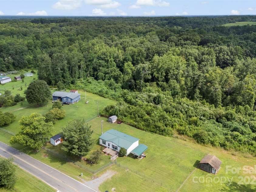 223 Green Meadows Drive, Kings Mountain, NC 28086.  MLS# CAR4275918, YatesRealty ID 23857. 