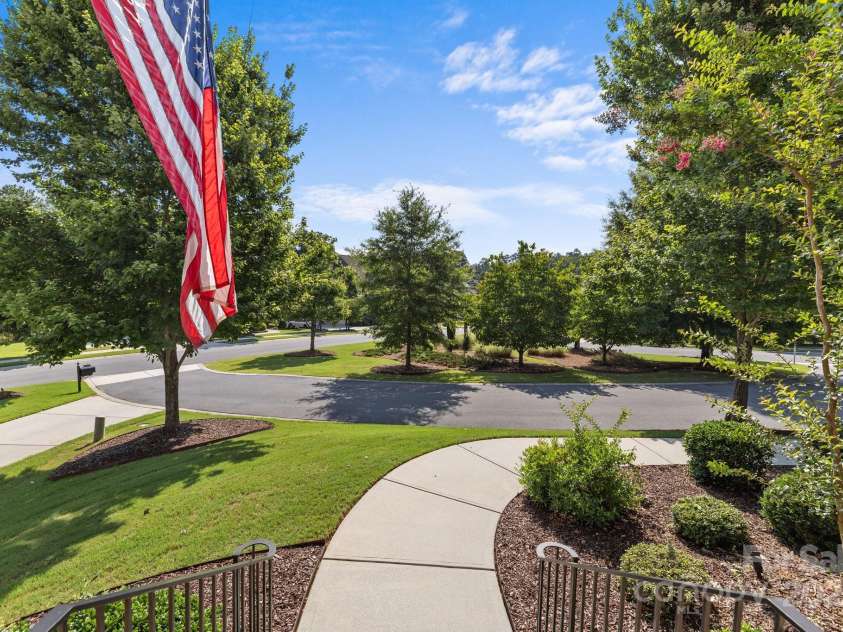 16522 Flintrock Falls Lane, Charlotte, NC 28278.  MLS# CAR4273951, YatesRealty ID 23858. 