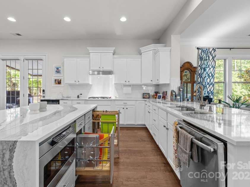 16522 Flintrock Falls Lane, Charlotte, NC 28278.  MLS# CAR4273951, YatesRealty ID 23858. 