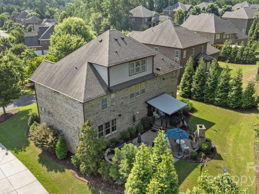 16522 Flintrock Falls Lane, Charlotte, NC 28278.  MLS# CAR4273951, YatesRealty ID 23858. 