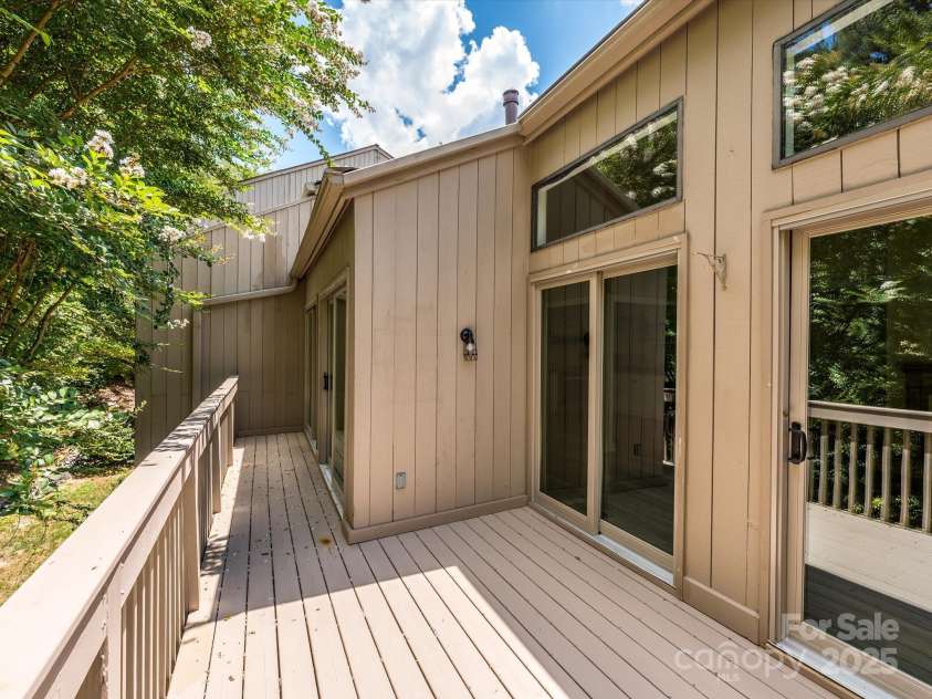 203 Riverview Terrace, Lake Wylie, SC 29710.  MLS# CAR4283761, YatesRealty ID 2386. Main Level Balcony Deck