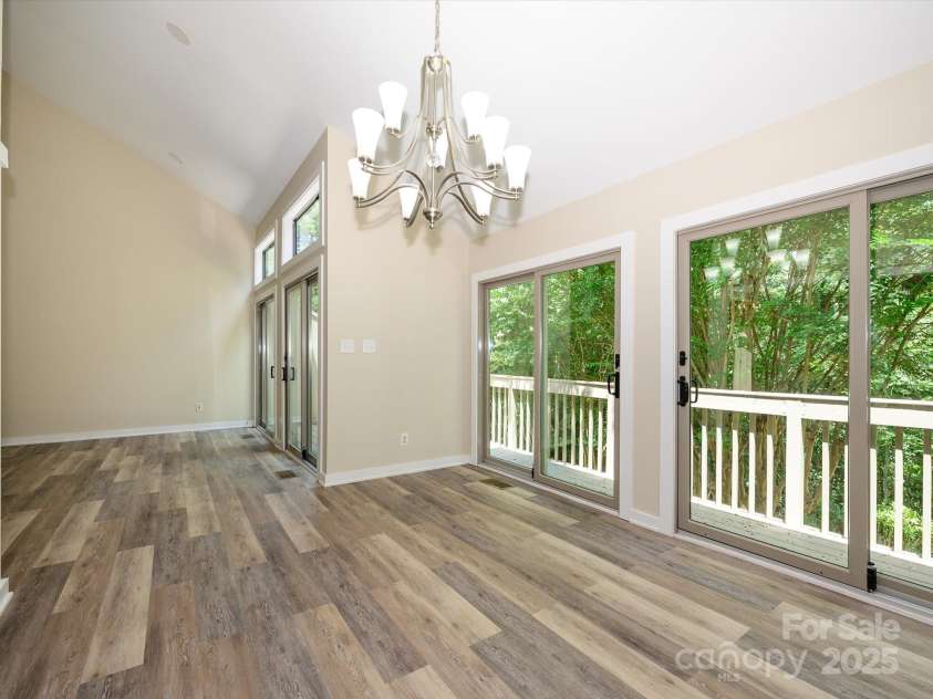 203 Riverview Terrace, Lake Wylie, SC 29710.  MLS# CAR4283761, YatesRealty ID 2386. Main Level Dining Area