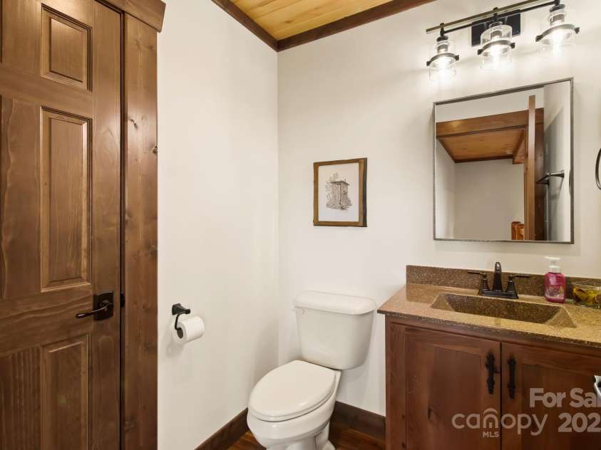 419 Antler Trail, Boone, NC 28607.  MLS# CAR4214579, YatesRealty ID 2386. Half bath off living on main level