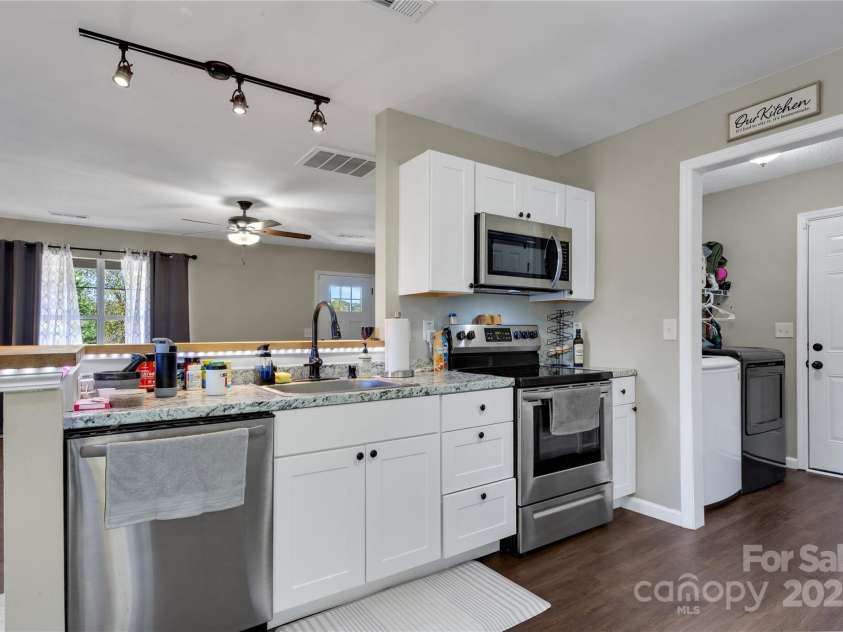 7 Diamond Hill Court, Greer, SC 29651.  MLS# CAR4317117, YatesRealty ID 2386. 