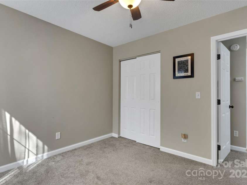 7 Diamond Hill Court, Greer, SC 29651.  MLS# CAR4317117, YatesRealty ID 2386. 