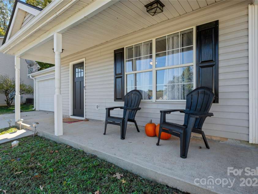 7 Diamond Hill Court, Greer, SC 29651.  MLS# CAR4317117, YatesRealty ID 2386. Cozy front porch
