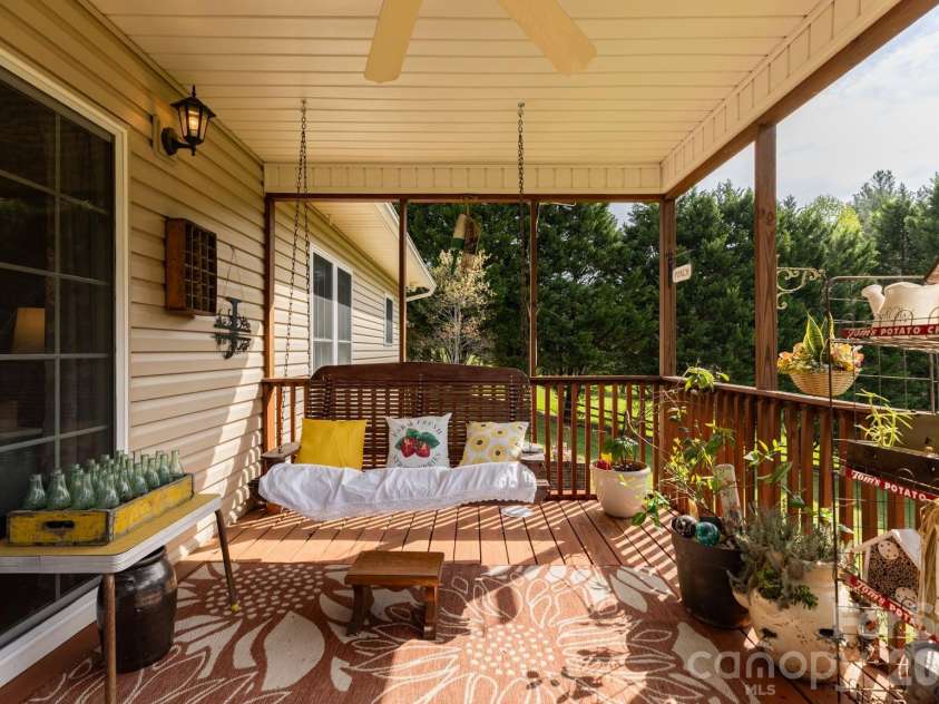 611 Briar Creek Drive, North Wilkesboro, NC 28659.  MLS# CAR4371403, YatesRealty ID 23860. 