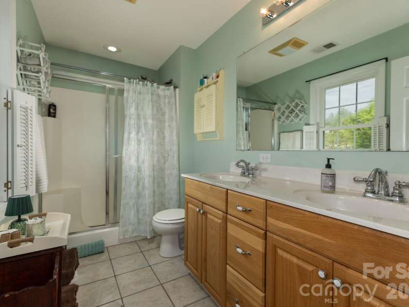 611 Briar Creek Drive, North Wilkesboro, NC 28659.  MLS# CAR4371403, YatesRealty ID 23860. 