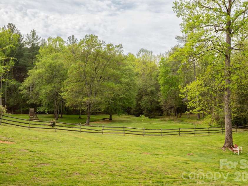 611 Briar Creek Drive, North Wilkesboro, NC 28659.  MLS# CAR4371403, YatesRealty ID 23860. 