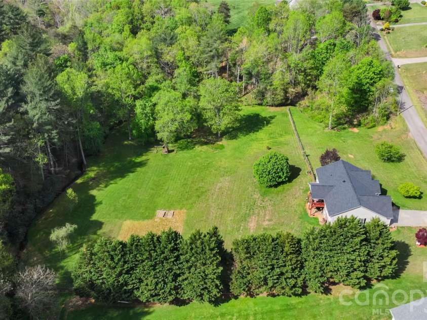 611 Briar Creek Drive, North Wilkesboro, NC 28659.  MLS# CAR4371403, YatesRealty ID 23860. 