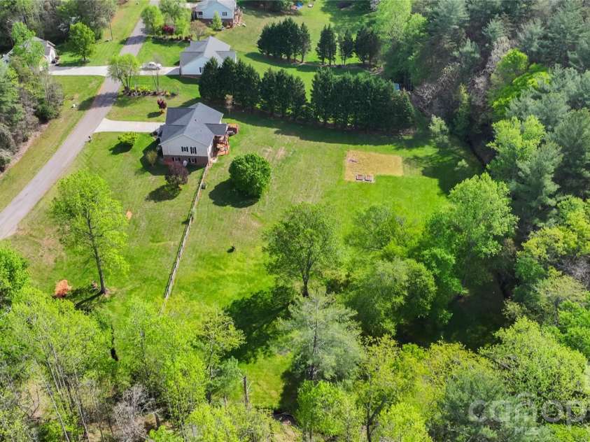 611 Briar Creek Drive, North Wilkesboro, NC 28659.  MLS# CAR4371403, YatesRealty ID 23860. 