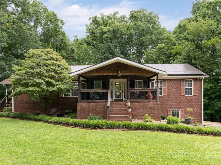 128-129 Oak Trails Pass, Leicester, NC 28748.  MLS# CAR4273960, YatesRealty ID 23861. 128 Oak Trails Pass