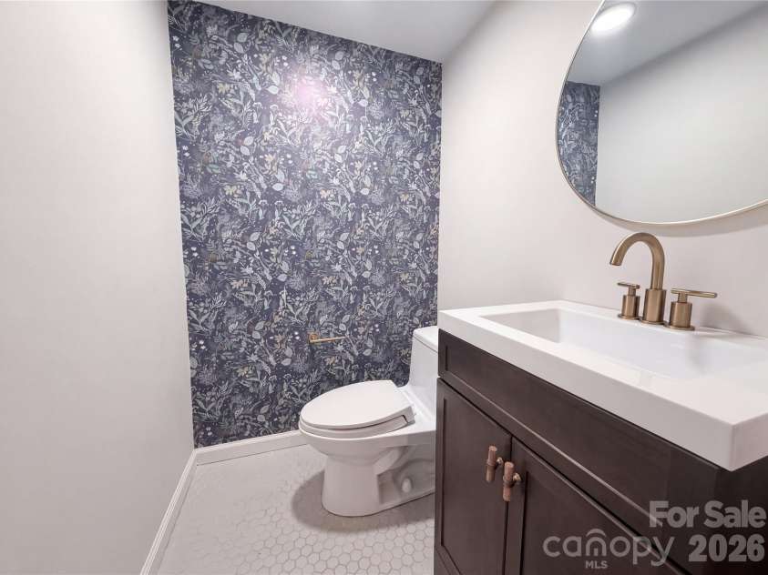 329 Mclelland Avenue, Mooresville, NC 28115.  MLS# CAR4381970, YatesRealty ID 23861. 