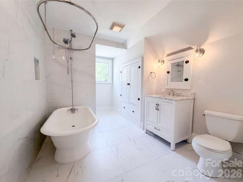 329 Mclelland Avenue, Mooresville, NC 28115.  MLS# CAR4381970, YatesRealty ID 23861. 