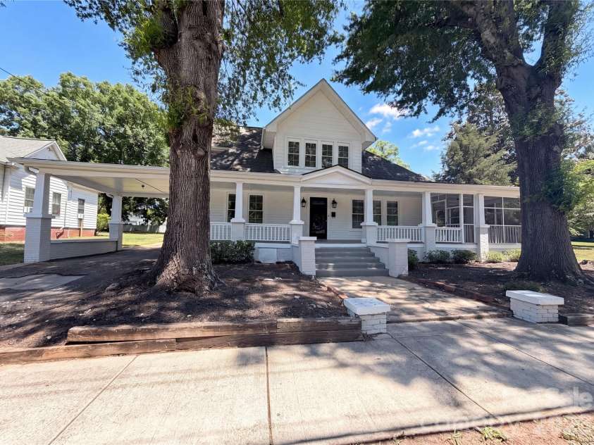 329 Mclelland Avenue, Mooresville, NC 28115.  MLS# CAR4381970, YatesRealty ID 23861. 