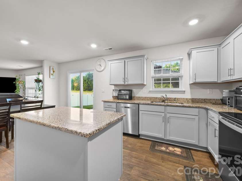 2130 Eastway Drive, Dallas, NC 28034.  MLS# CAR4366434, YatesRealty ID 23862. 