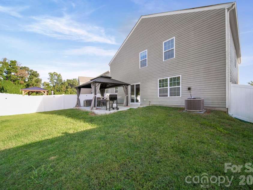 2130 Eastway Drive, Dallas, NC 28034.  MLS# CAR4366434, YatesRealty ID 23862. 