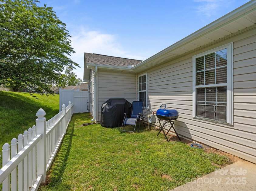 96 Sunny Meadows Boulevard, Arden, NC 28704.  MLS# CAR4251312, YatesRealty ID 23863. 
