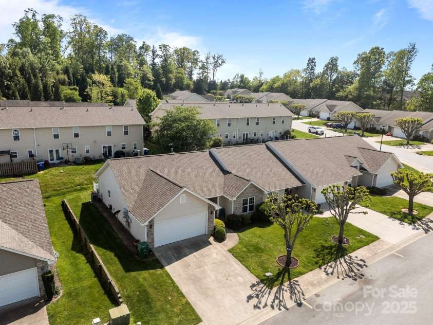 96 Sunny Meadows Boulevard, Arden, NC 28704.  MLS# CAR4251312, YatesRealty ID 23863. 