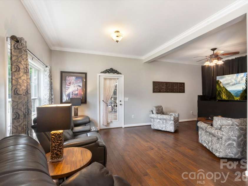 3860 Landrum Road, Columbus, NC 28722.  MLS# CAR4380844, YatesRealty ID 23865. Lots of living room space.