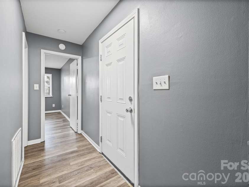 9119 Spyglass Place, Charlotte, NC 28214.  MLS# CAR4367221, YatesRealty ID 23866. 