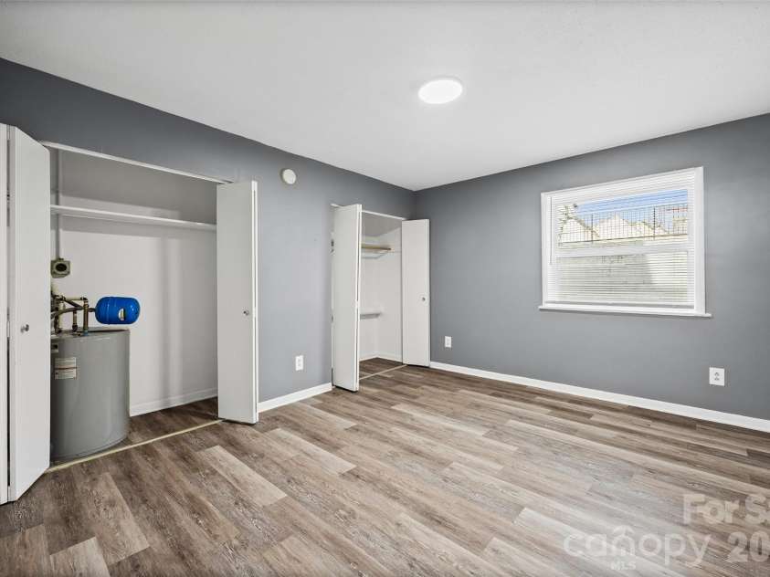 9119 Spyglass Place, Charlotte, NC 28214.  MLS# CAR4367221, YatesRealty ID 23866. 