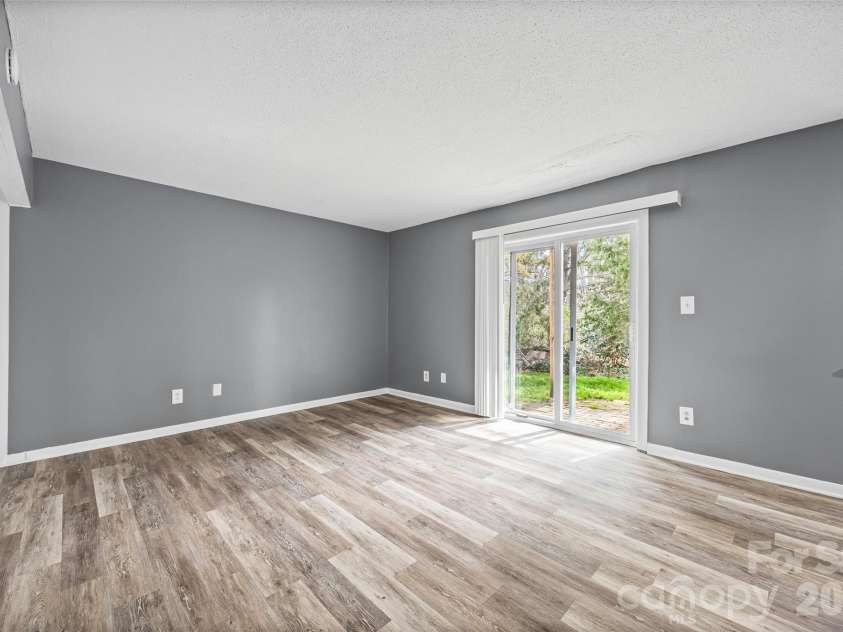 9119 Spyglass Place, Charlotte, NC 28214.  MLS# CAR4367221, YatesRealty ID 23866. 