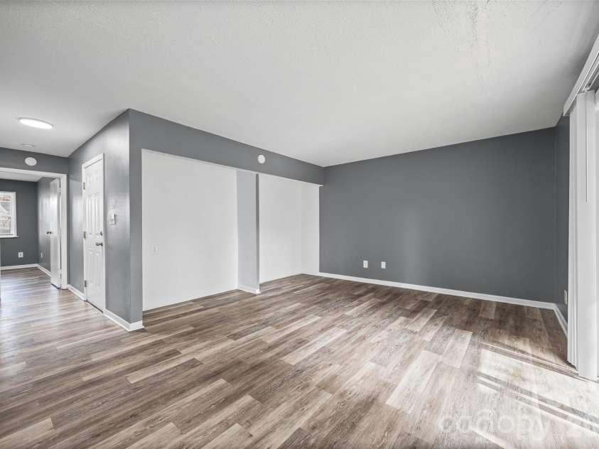 9119 Spyglass Place, Charlotte, NC 28214.  MLS# CAR4367221, YatesRealty ID 23866. 