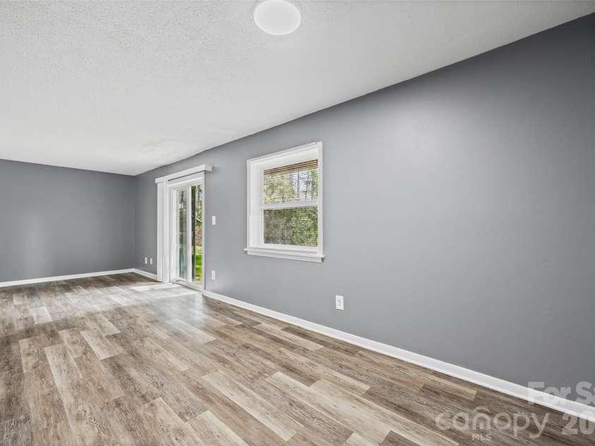 9119 Spyglass Place, Charlotte, NC 28214.  MLS# CAR4367221, YatesRealty ID 23866. 