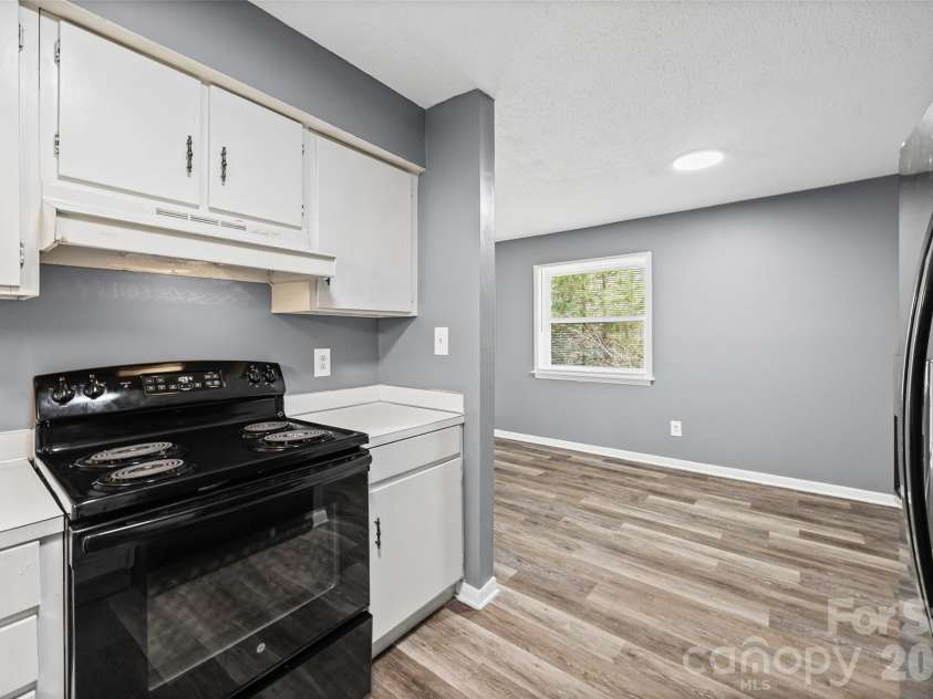 9119 Spyglass Place, Charlotte, NC 28214.  MLS# CAR4367221, YatesRealty ID 23866. 