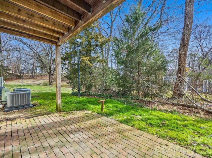 9119 Spyglass Place, Charlotte, NC 28214.  MLS# CAR4367221, YatesRealty ID 23866. 