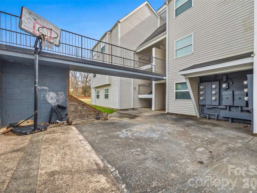 9119 Spyglass Place, Charlotte, NC 28214.  MLS# CAR4367221, YatesRealty ID 23866. 