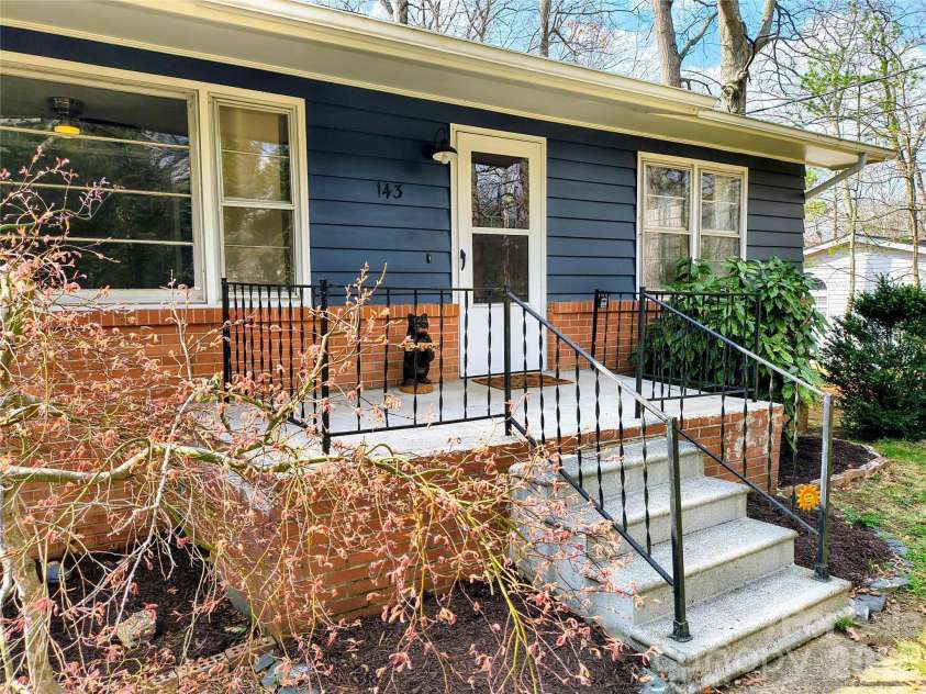 143 Tabernacle Road, Black Mountain, NC 28711.  MLS# CAR4360711, YatesRealty ID 23867. 