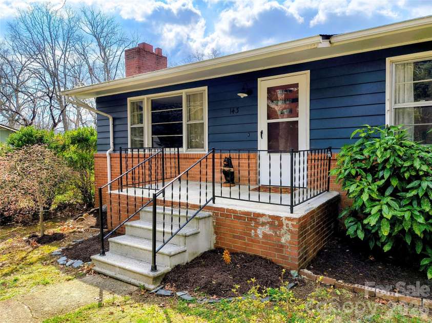 143 Tabernacle Road, Black Mountain, NC 28711.  MLS# CAR4360711, YatesRealty ID 23867. 