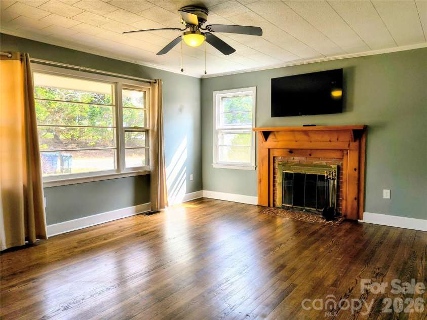 143 Tabernacle Road, Black Mountain, NC 28711.  MLS# CAR4360711, YatesRealty ID 23867. 