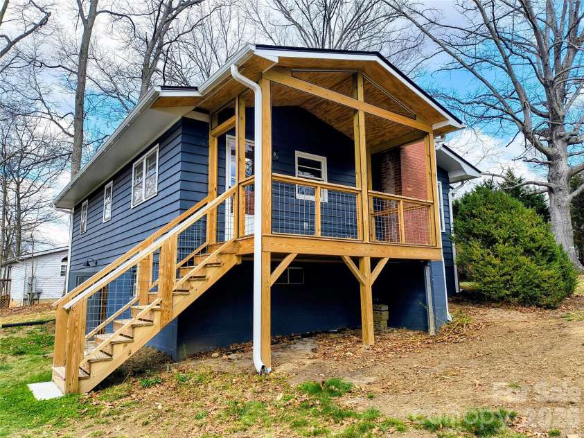 143 Tabernacle Road, Black Mountain, NC 28711.  MLS# CAR4360711, YatesRealty ID 23867. 