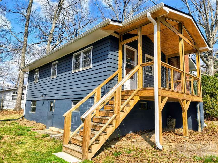 143 Tabernacle Road, Black Mountain, NC 28711.  MLS# CAR4360711, YatesRealty ID 23867. 