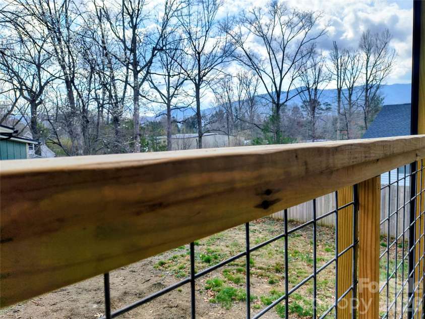 143 Tabernacle Road, Black Mountain, NC 28711.  MLS# CAR4360711, YatesRealty ID 23867. 