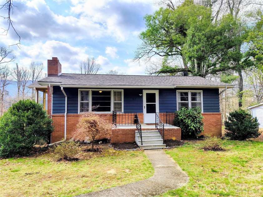 143 Tabernacle Road, Black Mountain, NC 28711.  MLS# CAR4360711, YatesRealty ID 23867. 