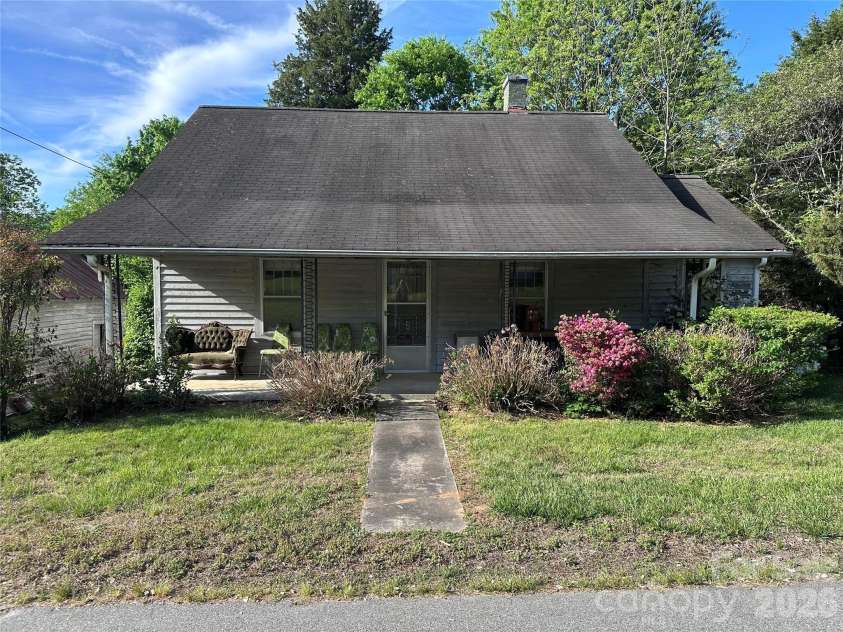 138 Hemlock Street, Mocksville, NC 27028.  MLS# CAR4371028, YatesRealty ID 23868. 