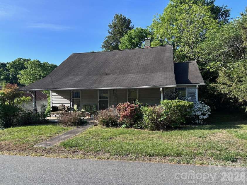 138 Hemlock Street, Mocksville, NC 27028.  MLS# CAR4371028, YatesRealty ID 23868. 