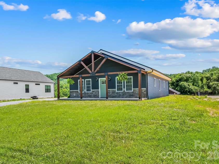 364 Carolina Avenue Avenue, Marion, NC 28752.  MLS# CAR4382907, YatesRealty ID 23869. 