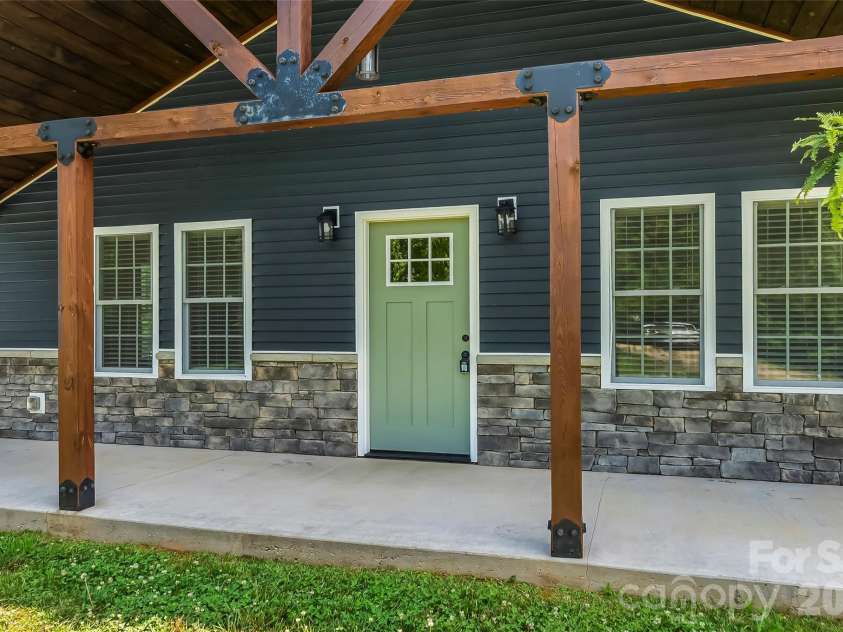 364 Carolina Avenue Avenue, Marion, NC 28752.  MLS# CAR4382907, YatesRealty ID 23869. 