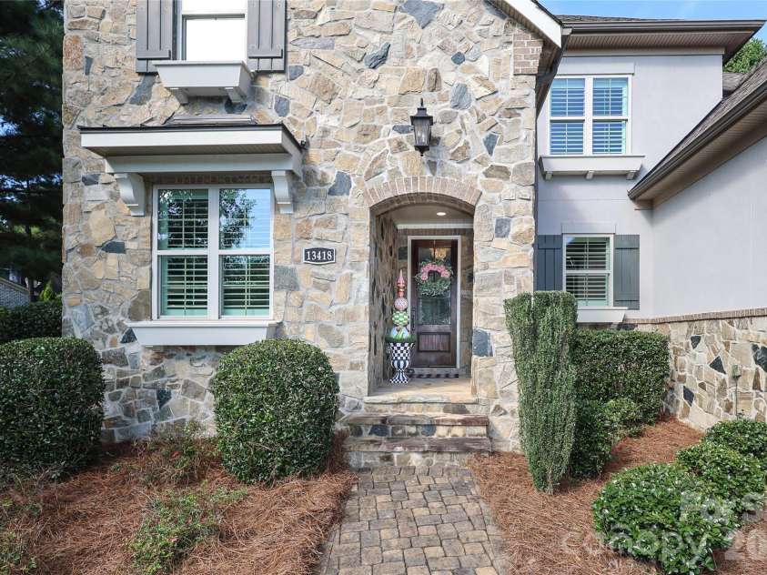 13418 Castleford Drive, Mint Hill, NC 28227.  MLS# CAR4338644, YatesRealty ID 2387. 
