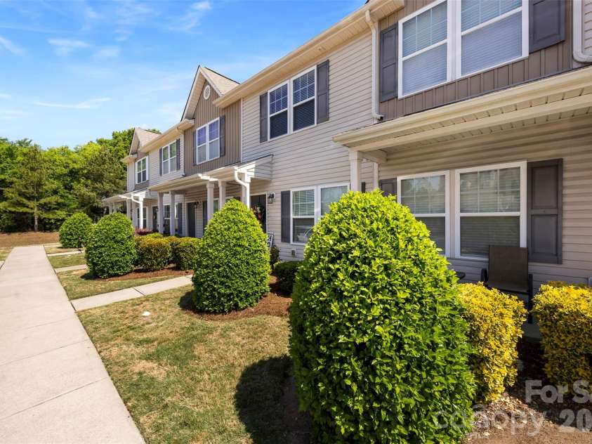 12764 Persimmon Tree Drive, Charlotte, NC 28273.  MLS# CAR4372300, YatesRealty ID 23871. 