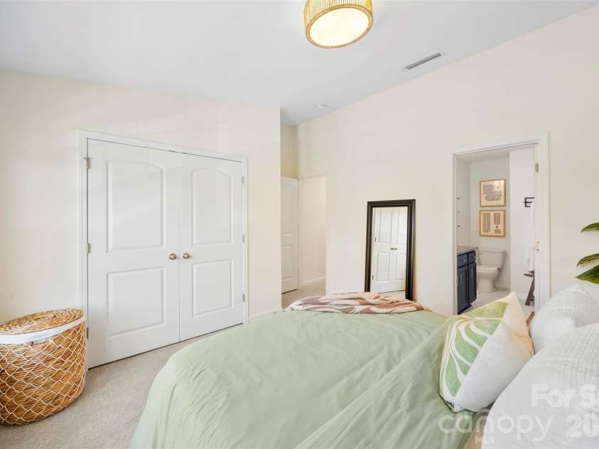 12764 Persimmon Tree Drive, Charlotte, NC 28273.  MLS# CAR4372300, YatesRealty ID 23871. 
