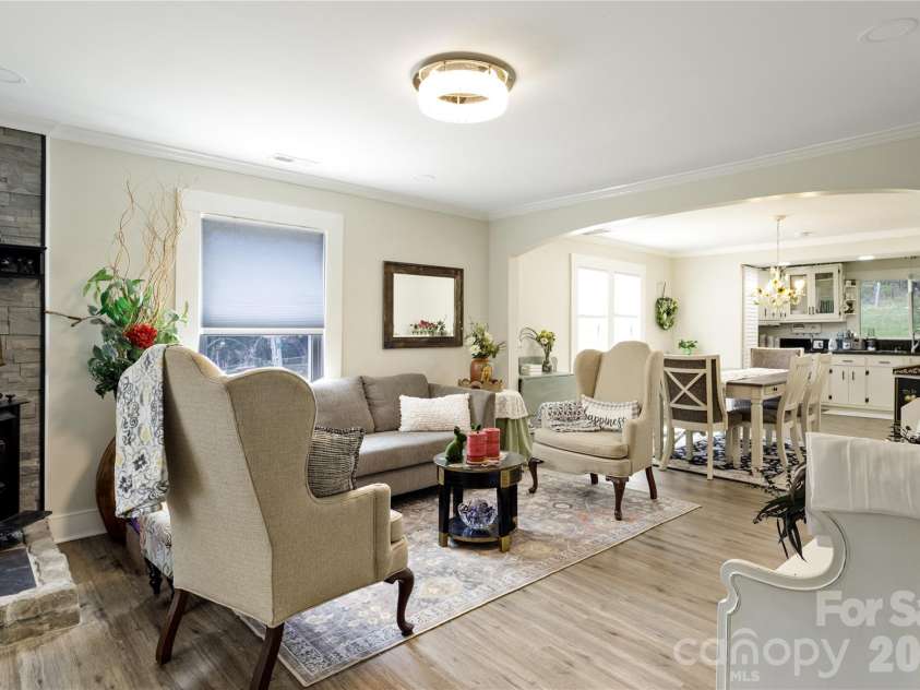 4100 Fork Street, Hickory, NC 28602.  MLS# CAR4361215, YatesRealty ID 23873. 