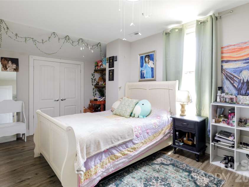 4100 Fork Street, Hickory, NC 28602.  MLS# CAR4361215, YatesRealty ID 23873. 