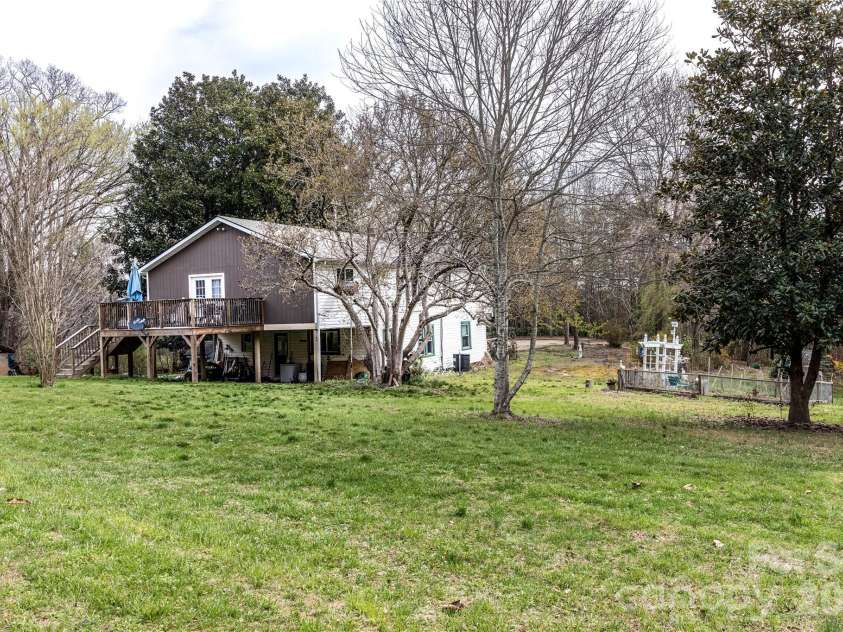 4100 Fork Street, Hickory, NC 28602.  MLS# CAR4361215, YatesRealty ID 23873. 